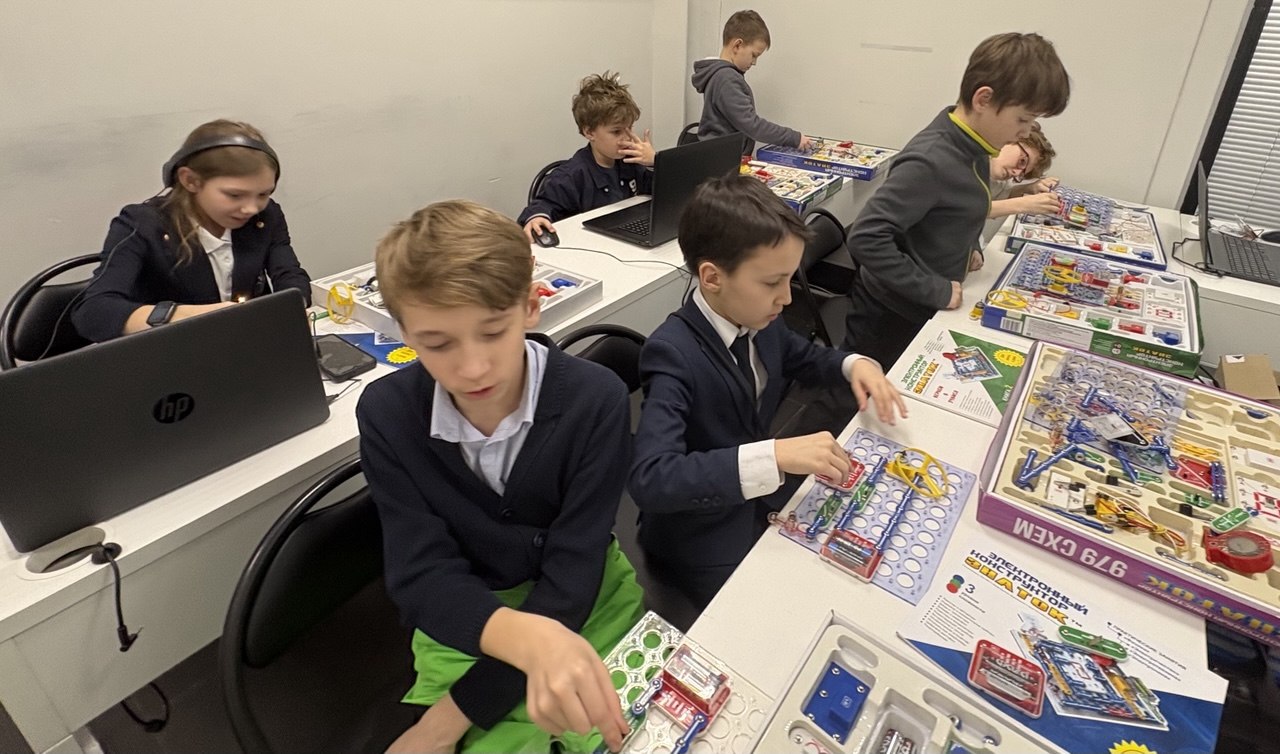 Командная игра - Кибер Траектория с решением логических задач